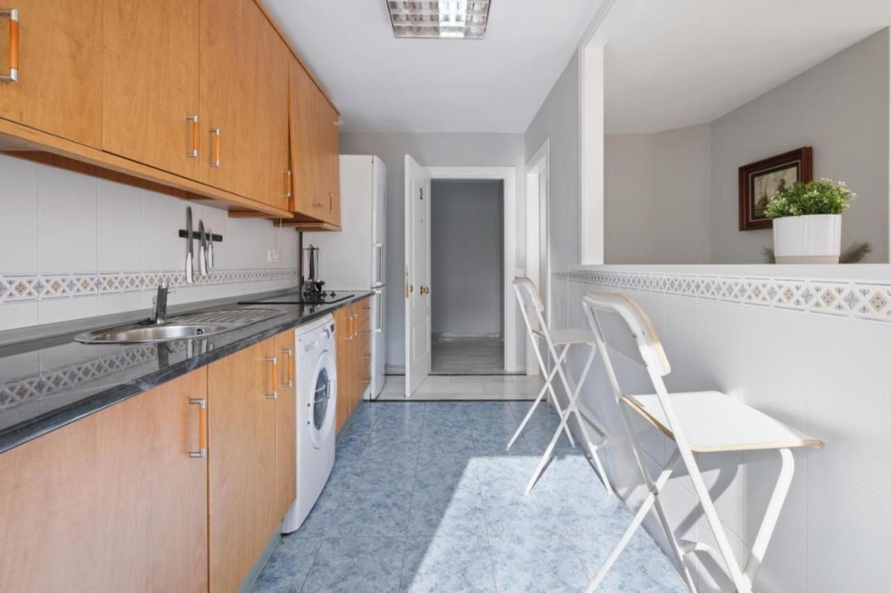 Apartamento En Calle Cuarteles De Dos Habitaciones マラガ エクステリア 写真